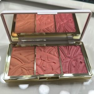 Tarte Blush in Bloom Tartelette Amazonian clay cheek palette